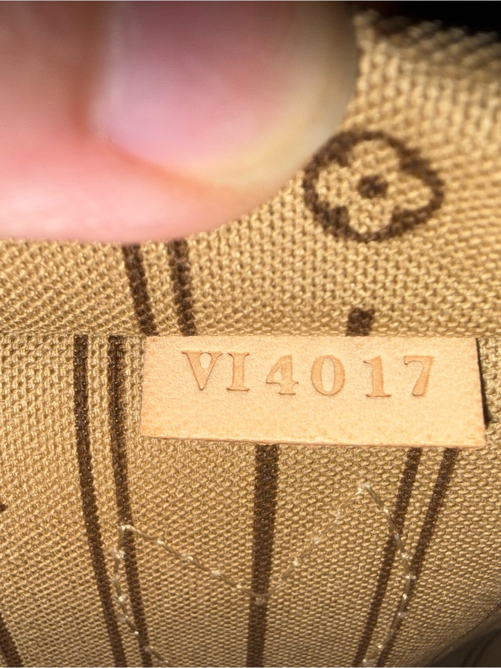 Louis Vuitton Monogram Canvas Tote with Vachetta Trim - Picture 3 of 3